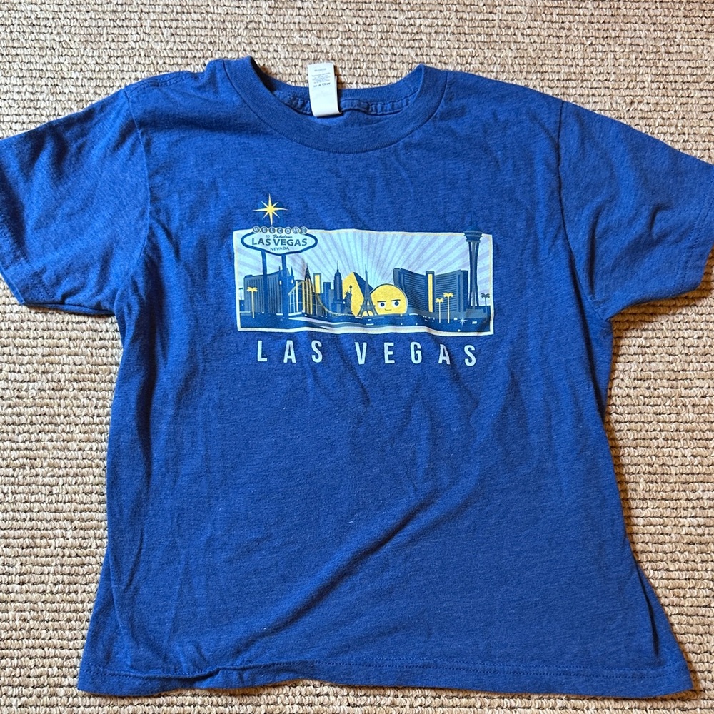 Tultex boys medium Blue Las Vegas T-Shirt